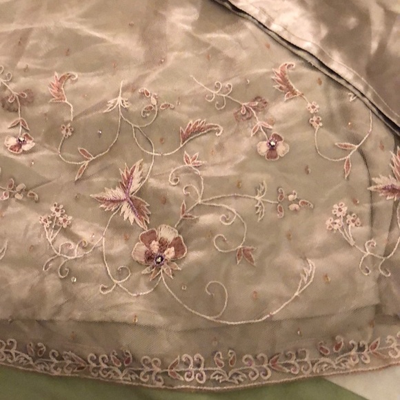 Pale purple crocheted net and satin lengha NEW - Picture 3 of 8